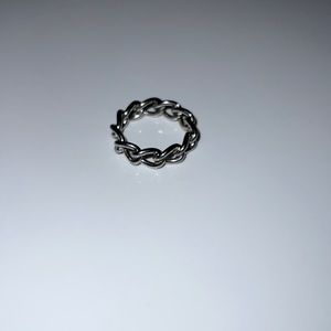 Chain link women’s ring